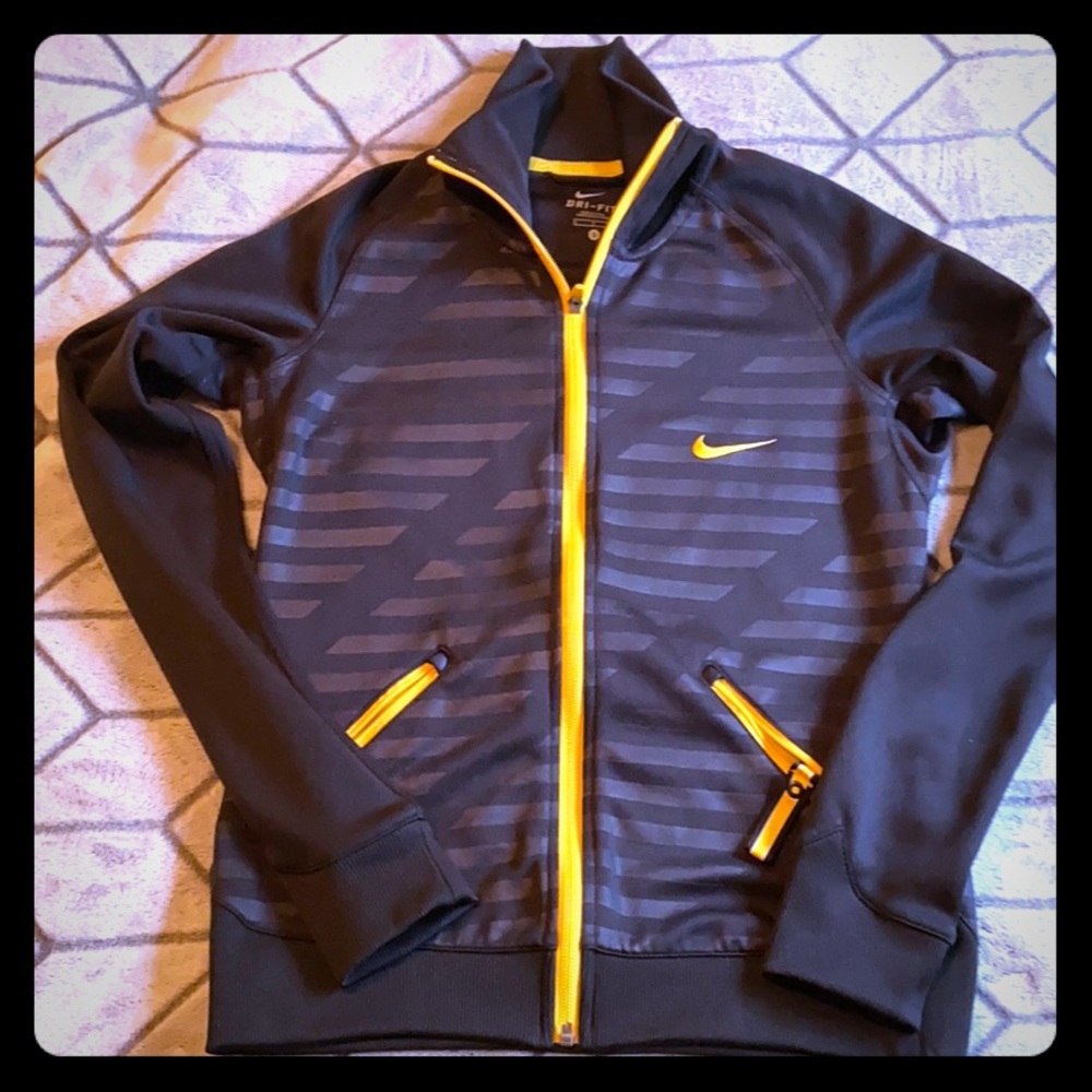 EUC Nike Dri-Fit Live Strong Zip-up Size: Small